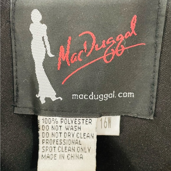 MAC DUGGAL Long sleeveless V neck bronze sequined gown - Picture 6 of 7